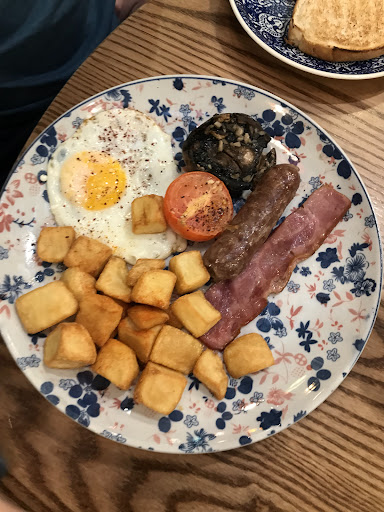 Photo of Comptoir Libanais - Terminal Enterprise House, Bassingbourn Rd, Stansted CM24 1QW